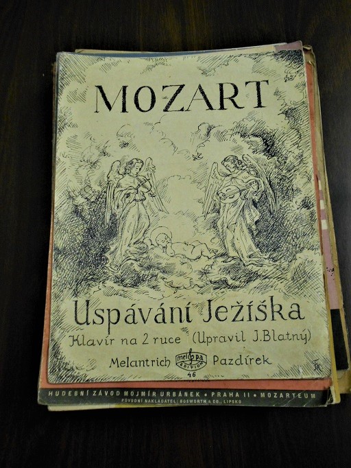 Noty 33 kusů